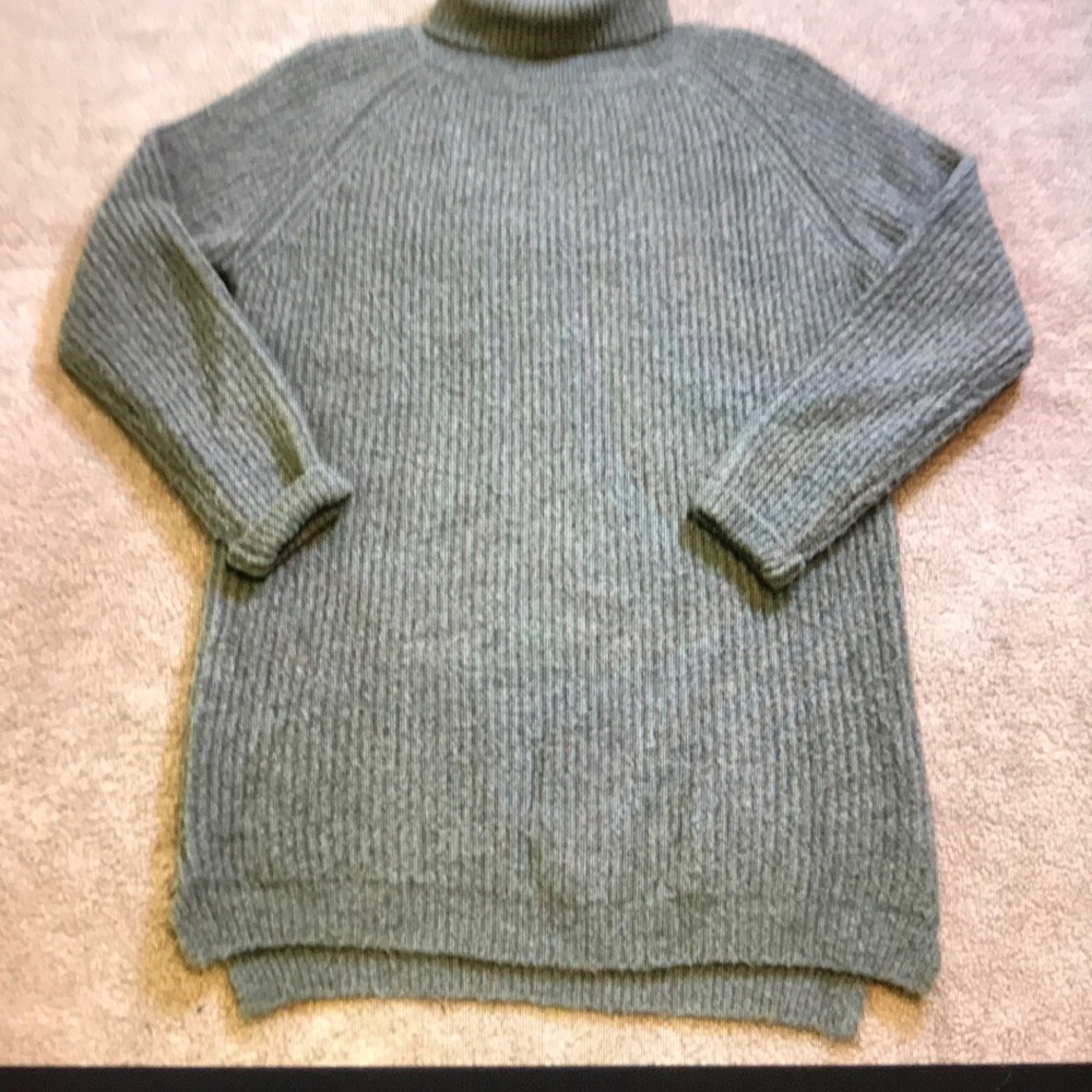 Noul turtle Neck long sweater size S (120)